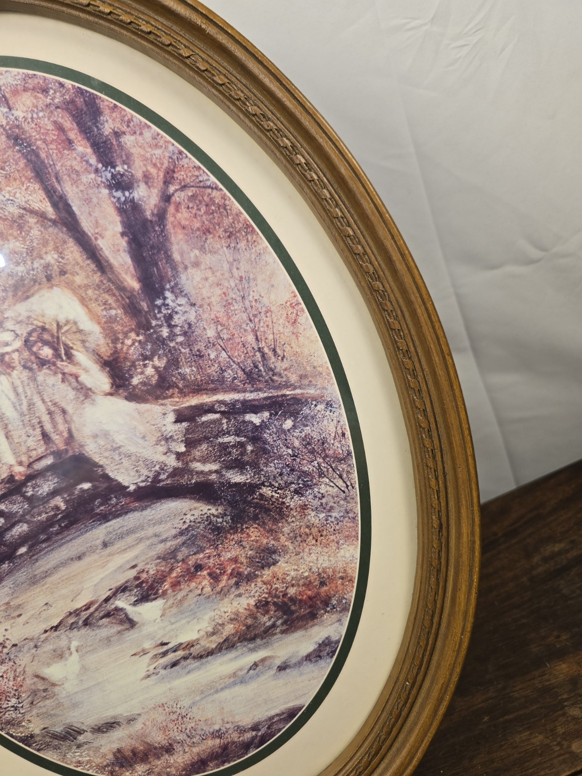 VTG Homco “Lovers In Park”Oval Picture Faux Wood Framed Romantic Scene On Bridge