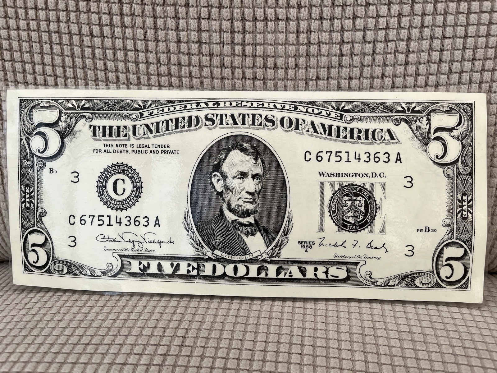 $5 Bank Note – Commemorative Five Lincoln 5 Dollars Bank Note USD Repr Art Print