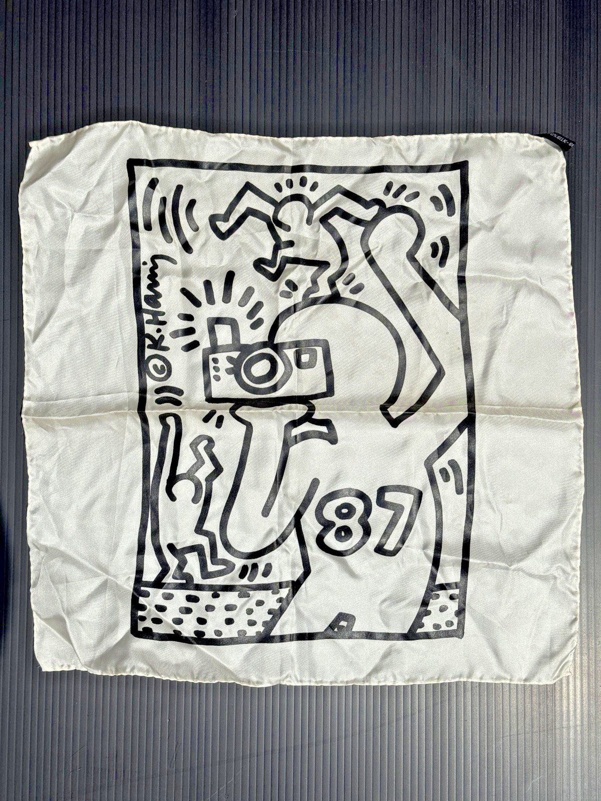 KEITH HARING Scarf -Rare Vintage- Silk – Focus on Aids, 1987 16.5×16.5″