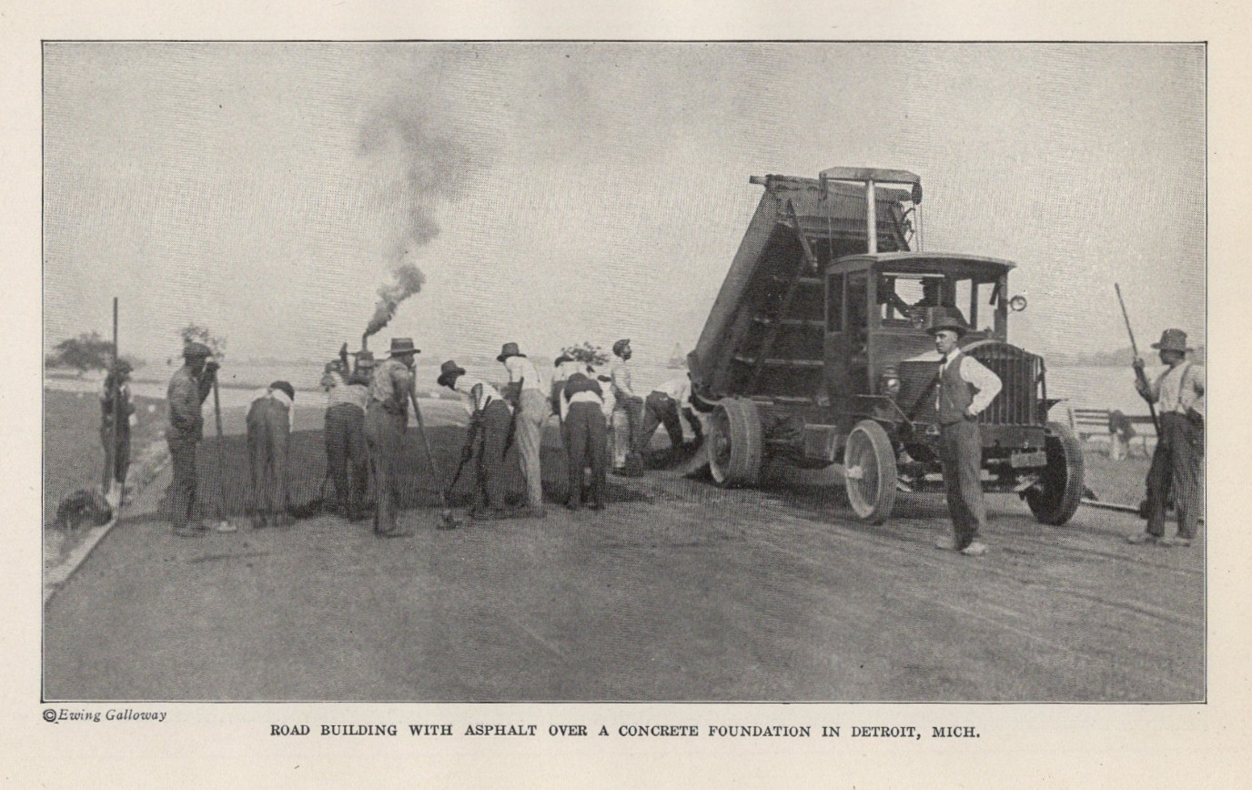 Men Working Detroit Road Construction & Riva Lake Garda Tyrol 1921 Antique Print