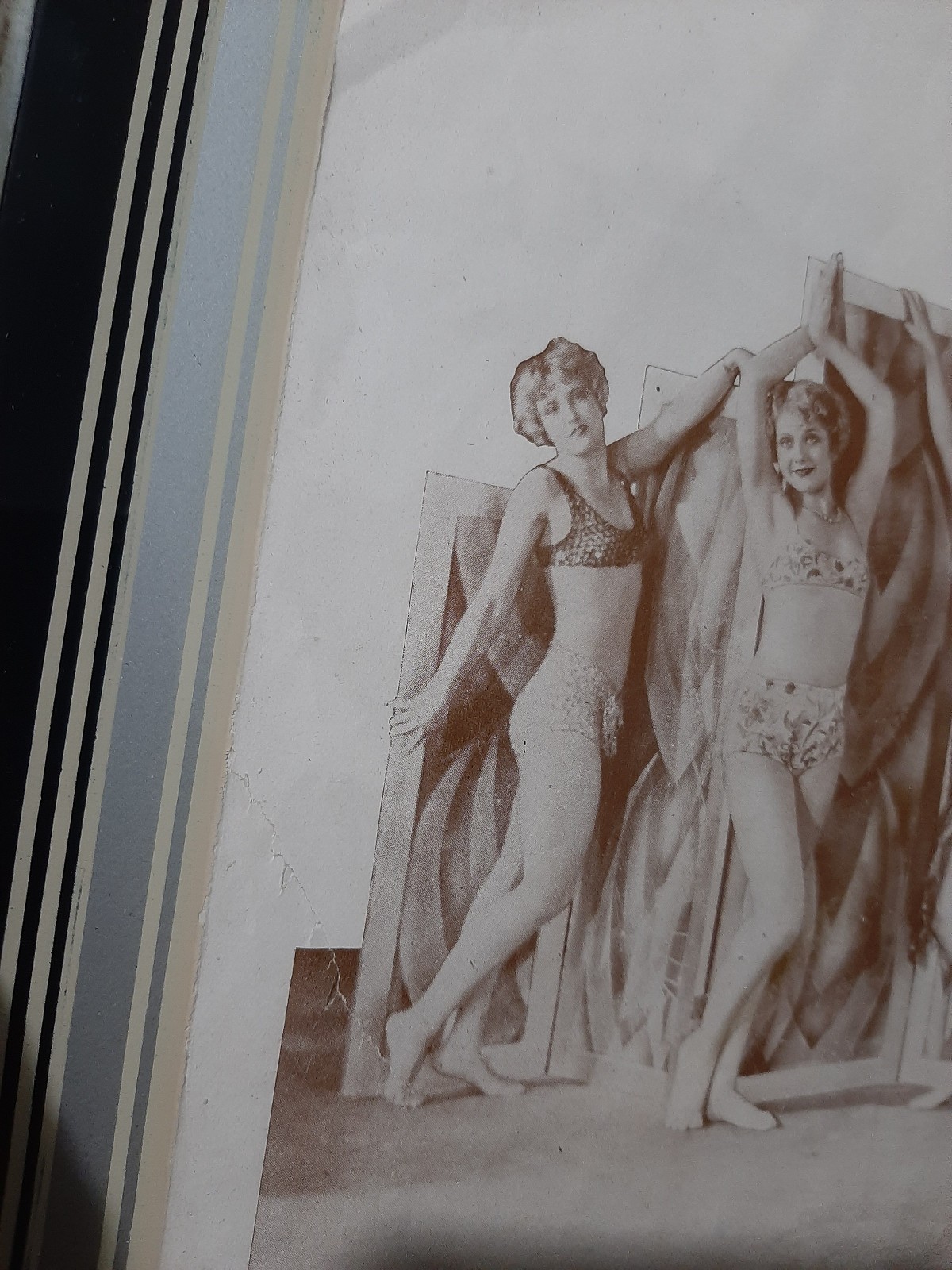 ART DECO Reverse Painted Glass Picture Frame – 1920s Print – Hollywood Actresses
