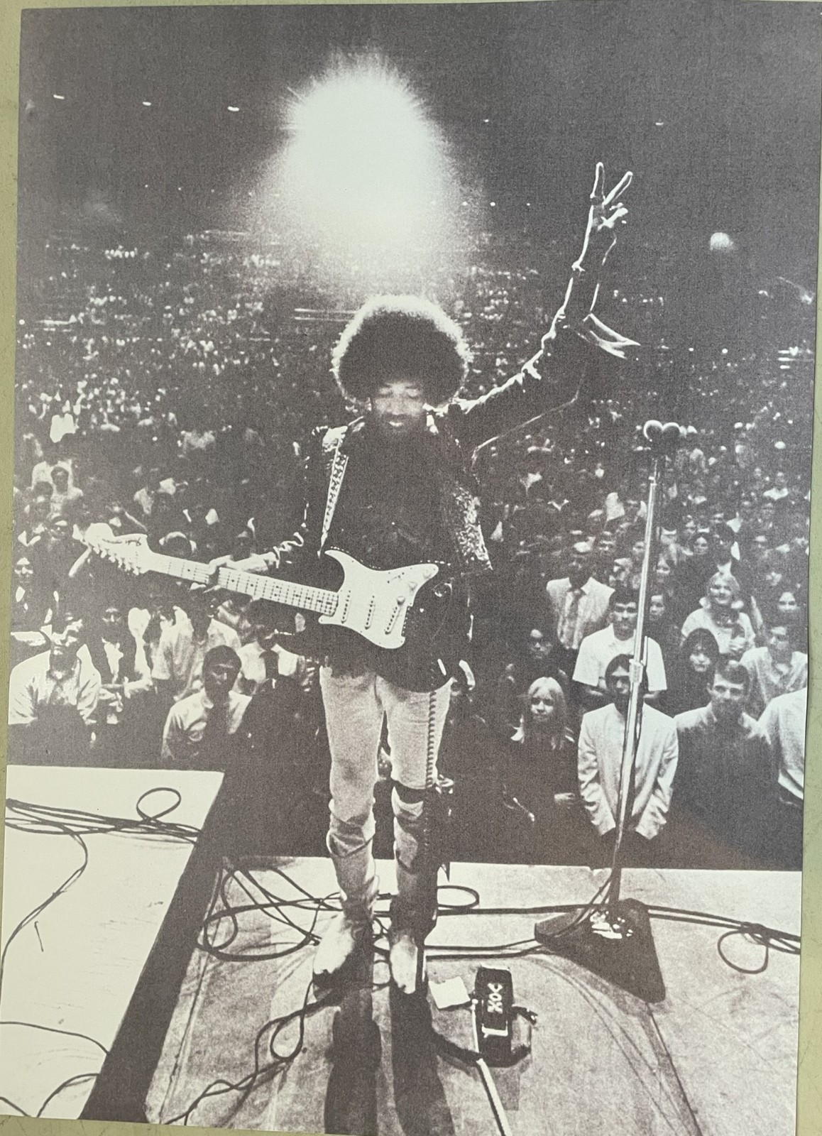 JHX-LC0004 JIMI HENDRIX 17 x 24 BLACK/WHITE PRINT MATTE PAPER ICONIC PRINT!!