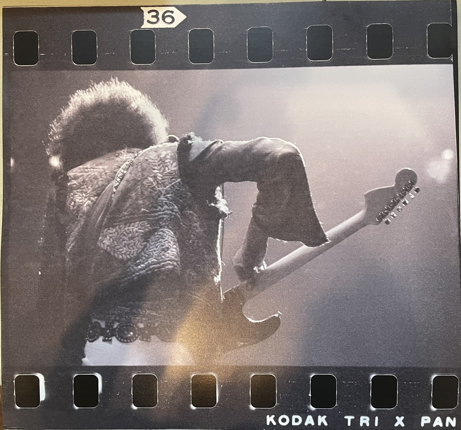 JHX-LC0003 JIMI HENDRIX 18 X 19 BLACK/WHITE PRINT ON MATTE PAPER