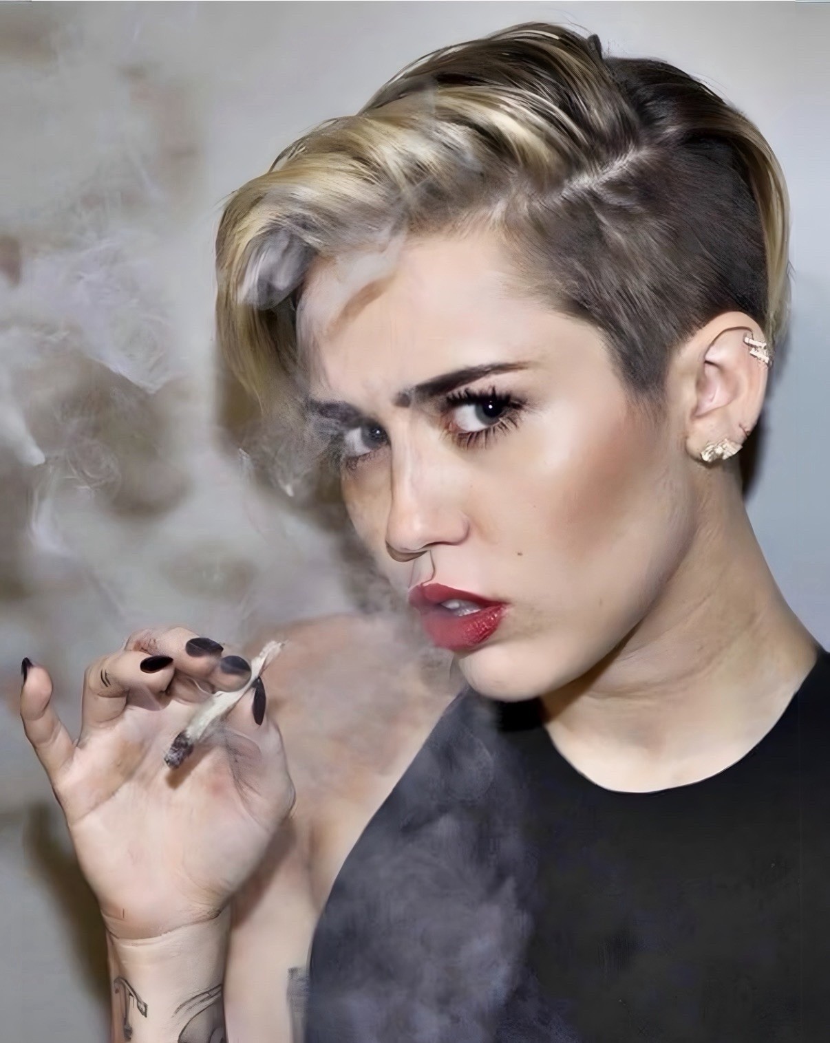 ‘Miley Cyrus’ High Profile Celebrity Beautiful Singer 8X10 Glossy “STUNNING”